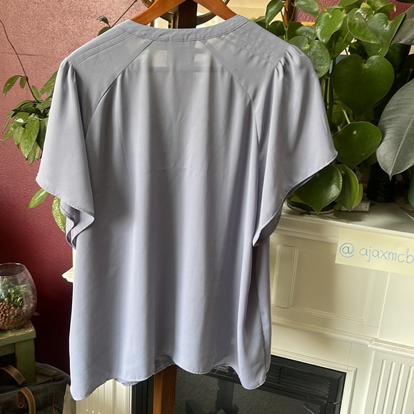 H&M Gray Women’s Pleated Blouse - Picture 3 of 4